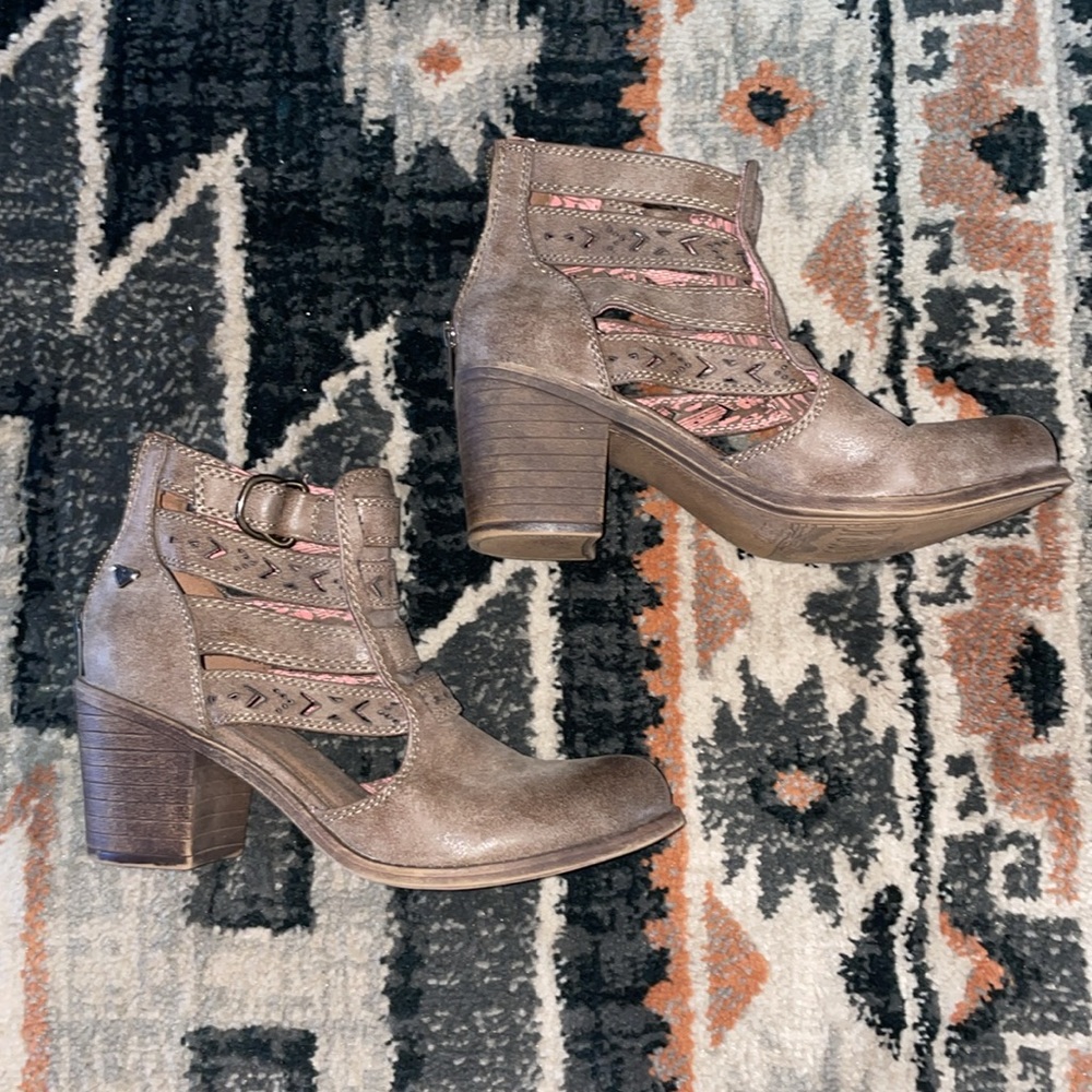 Roxy booties